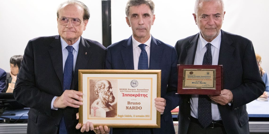 Al vibonese Bruno Nardo il prestigioso Premio Anassilaos per la sezione Medicina 1 img 0742