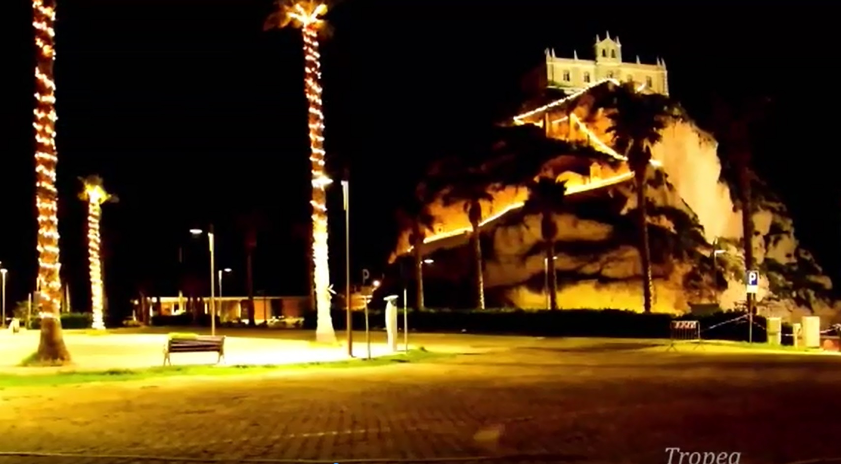 Il Buon Anno dei Vigili del Fuoco rende omaggio a Tropea Borgo dei Borghi (video)