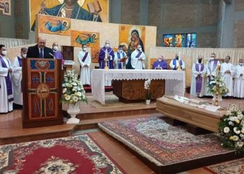 Tutto il clero e la comunità vibonese per l’ultimo saluto a don Angelo Sabatino (foto)