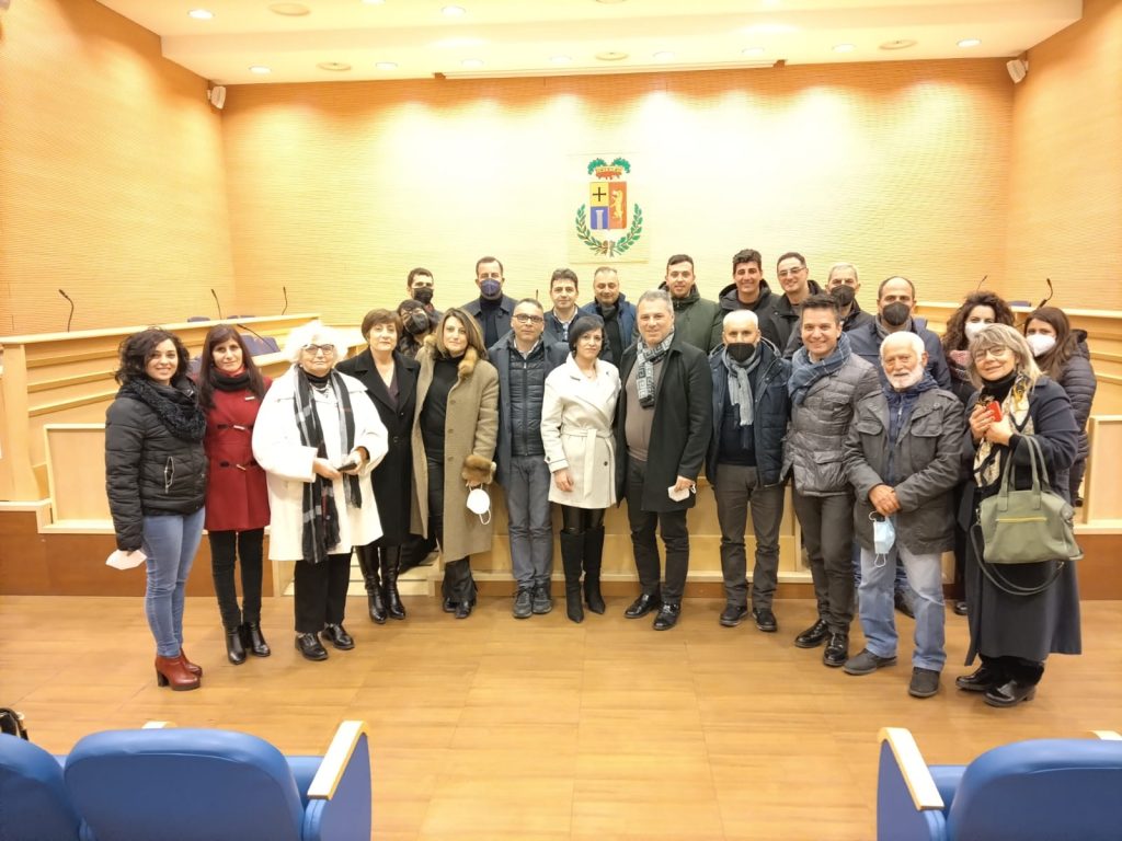 gli esponenti delle pro loco assieme a solano e ierace