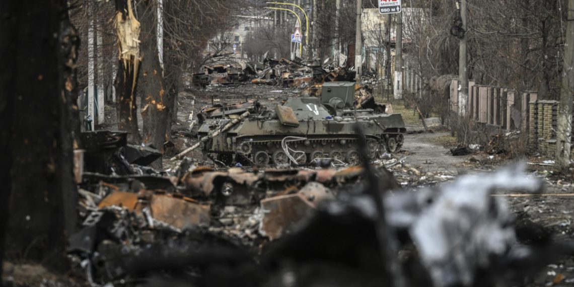 Dimenticato il covid, si rimane tutti esperti di tutto: persino di …guerra 1 guerra ucraina macerie carroarmato afp