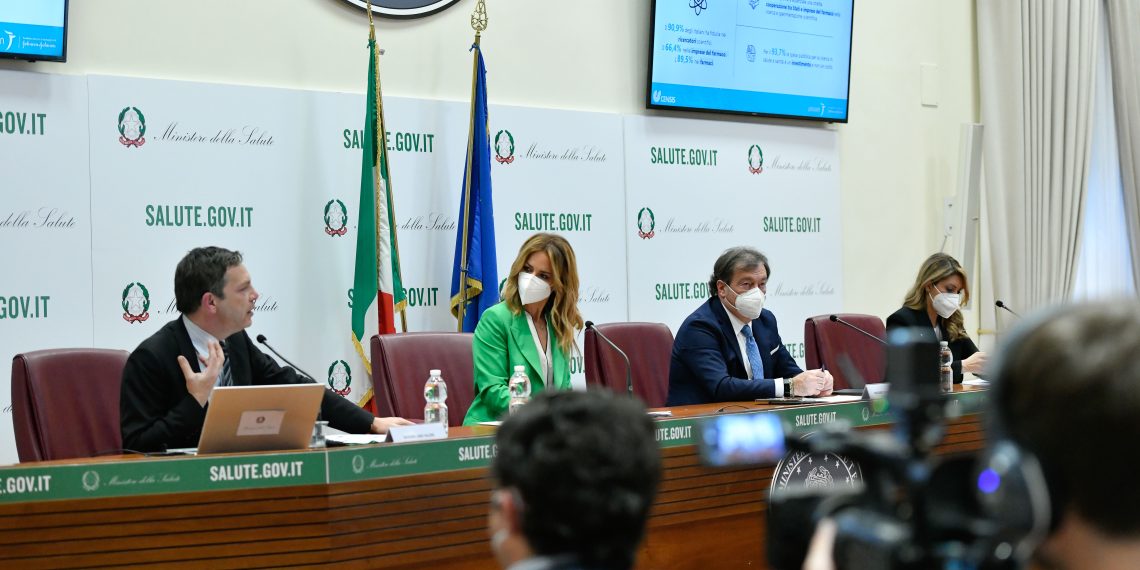 La Sanità del futuro secondo gli italiani: collaborativa, su misura e spinta dall’innovazione 1 massimiliano valerii raffaella cesaroni massimo scaccabarozzi daiana taddeo