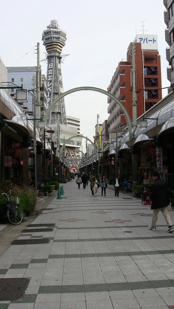 Osaka, un perfetto esempio di giungla urbana in Giappone 5 osaka 4