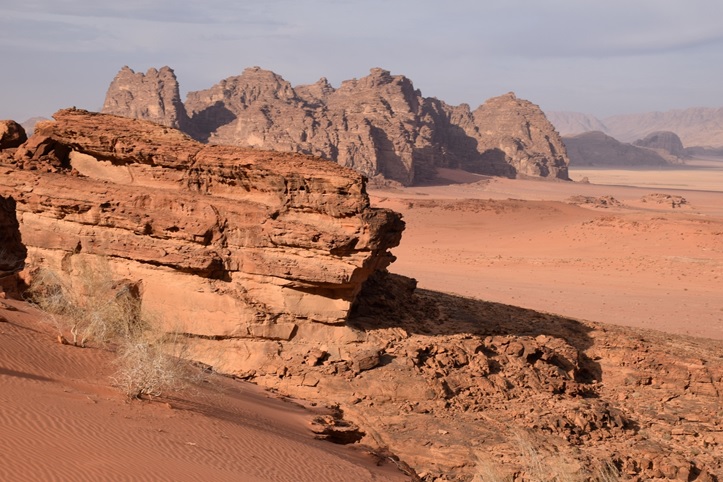 Wadi Rum, in Giordania, fascino e attrazione: disegnami un deserto 5 wadi 1