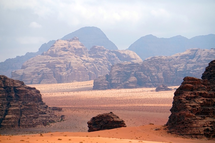 Wadi Rum, in Giordania, fascino e attrazione: disegnami un deserto 4 wadi 2