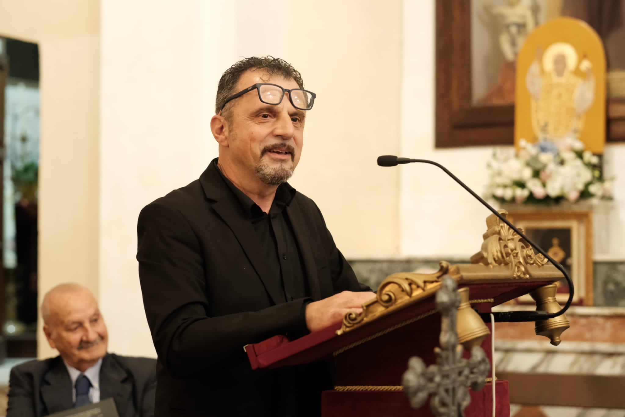 Grande successo di pubblico e di critica alla presentazione del libro fotografico "L'Affruntata" (foto) 15 370050129 792016969590044 4318487111608880436 n 1