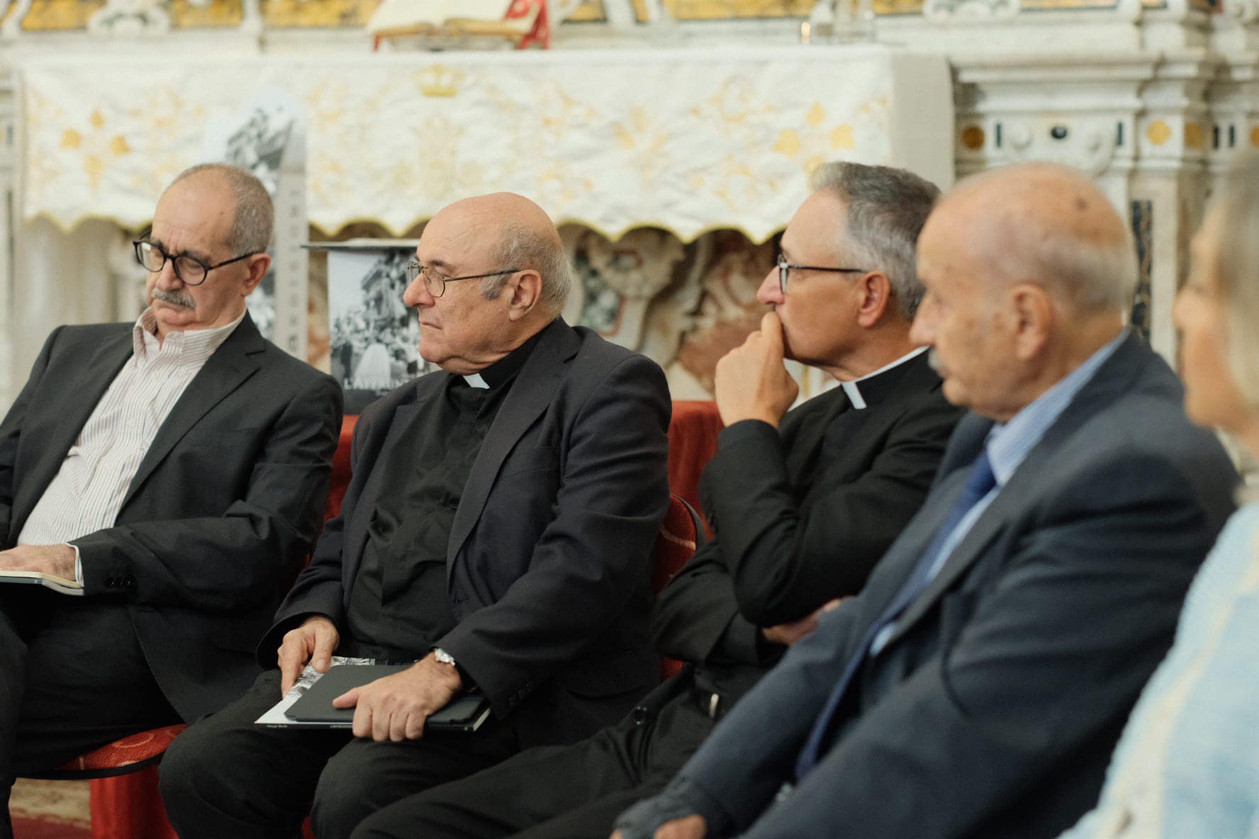 Grande successo di pubblico e di critica alla presentazione del libro fotografico "L'Affruntata" (foto) 5 386342794 792016889590052 4009746247960581797 n