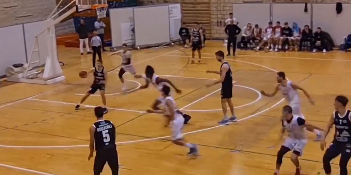 Pallacanestro Viola vincente anche a Messina. Suo il derby contro la Basket School 1 viola