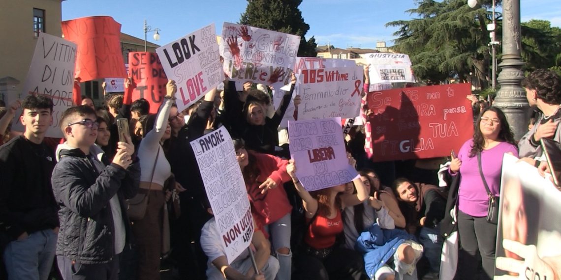 Fare rumore quando compare un atto di violenza. A Vibo Valentia in nome di Giulia (testimonianze) 1 whatsapp image 2023 11 21 at 15.09.44 2