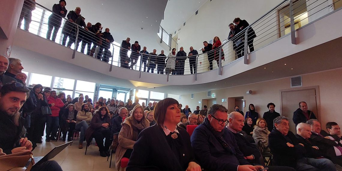Presentazione ufficiale del Nuovo Teatro Comunale di Vibo Valentia: un momento storico (foto e video) 1 415246093 10232819588861562 3688470070106306671 n
