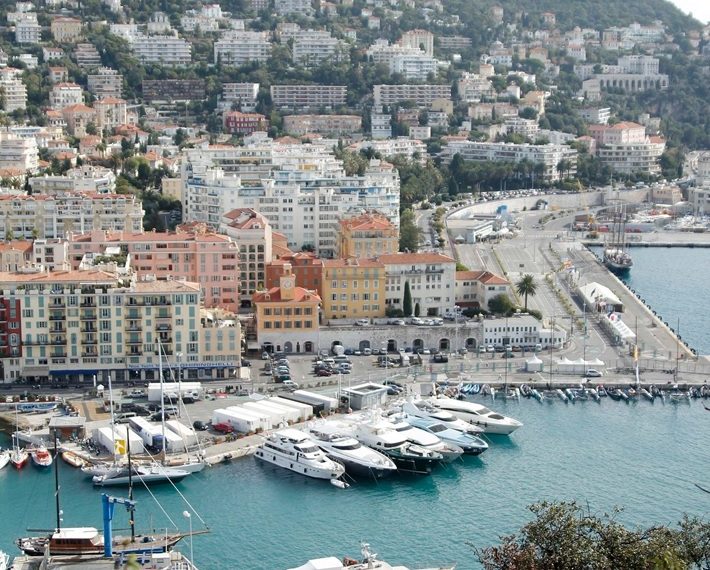 Nizza, gioiello elegante sulla costa mediterranea, attrazione per il jetset internazionale 1 Nizza, gioiello elegante sulla costa mediterranea, attrazione per il jetset internazionale