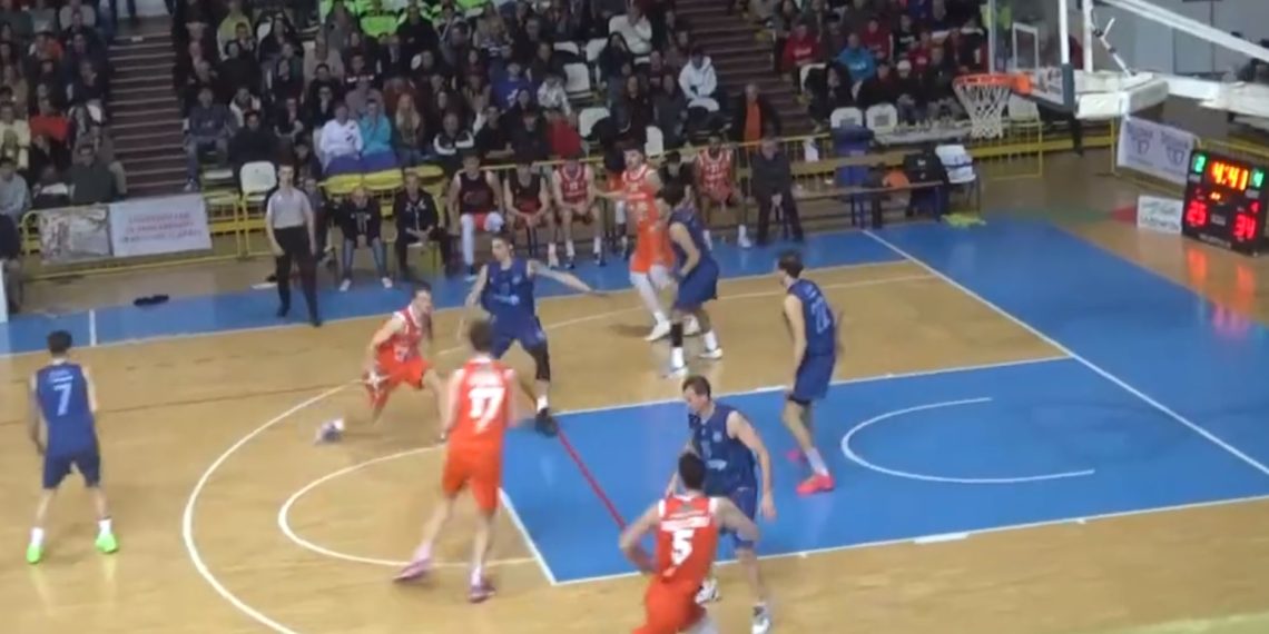 Basket, sconfitta di misura per la Viola battuta in casa dalla Virtus Ragusa (video)