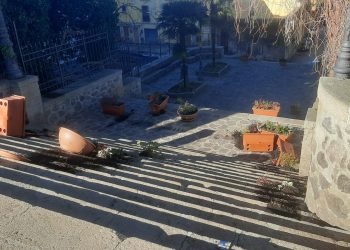 Raid vandalico del sabato sera lungo la "Scalinata degli Eroi". Adesso basta, ribelliamoci! 5 Raid vandalico del sabato sera lungo la “Scalinata degli Eroi”. Adesso basta, ribelliamoci!