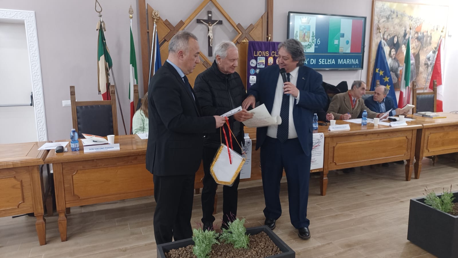 A Sellia Marina il Lions Club offre "Semi di Legalità" in memoria di Emilio Ledonne (video) 11 428648135 10230939828948879 1473421545722404074 n 1