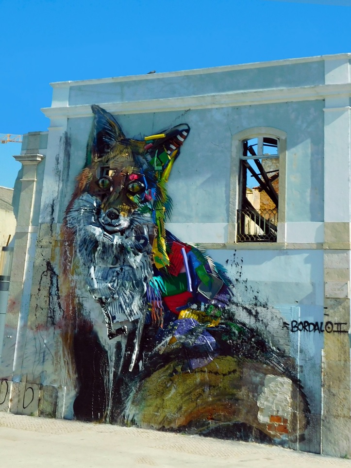 Street Art a Lisbona: bellissimi murales e fantastica arte urbana 9 street art lisbona 2