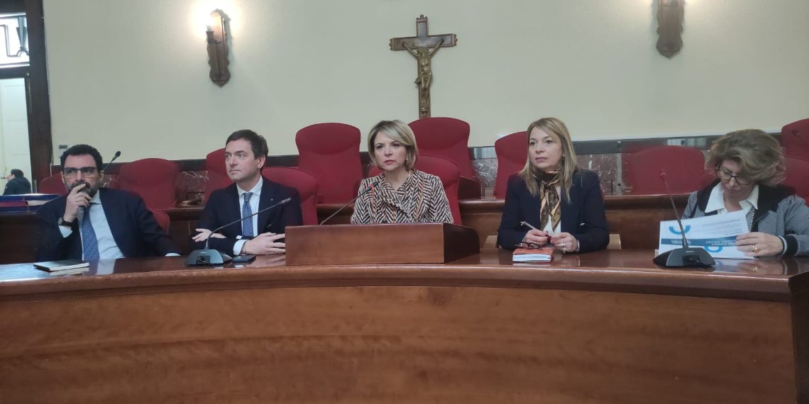 200mila euro per l’avvio di nuove imprese giovanili nel centro storico di Vibo Valentia (video e interviste) 1 200mila euro per l’avvio di nuove imprese giovanili nel centro storico di Vibo Valentia (video e interviste)