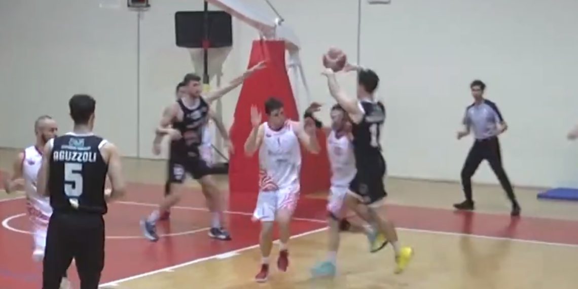 Basket, la Viola Reggio Calabria vola ai Play-In Gold di serie B battendo il Rende (video)