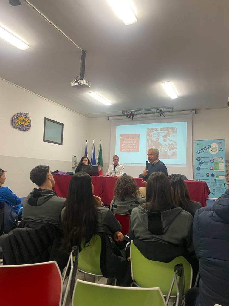 La Corsa di Miguel fa tappa anche a Vibo Valentia. Flash Mob su Corso Vittorio Emanuele (video) 5 whatsapp image 2024 02 01 at 17.16.49 1