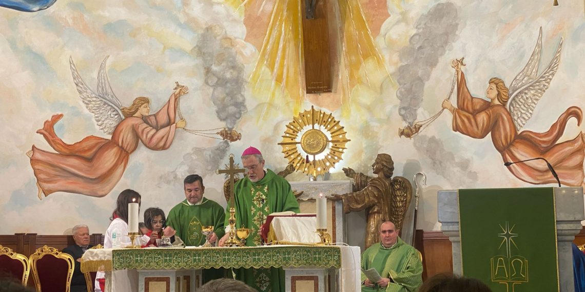 La comunità di Pannaconi si stringe intorno al suo parroco dopo le intimidazioni subite (video) 1 La comunità di Pannaconi si stringe intorno al suo parroco dopo le intimidazioni subite (video)