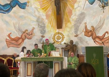 La comunità di Pannaconi  si stringe intorno al suo parroco dopo le intimidazioni subite (video)