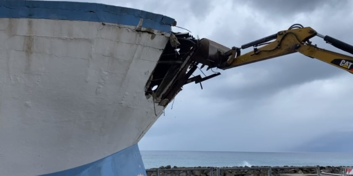 La Nave di Pizzo non c’è più! Lo storico ristorante è stato demolito perché abusivo (video)