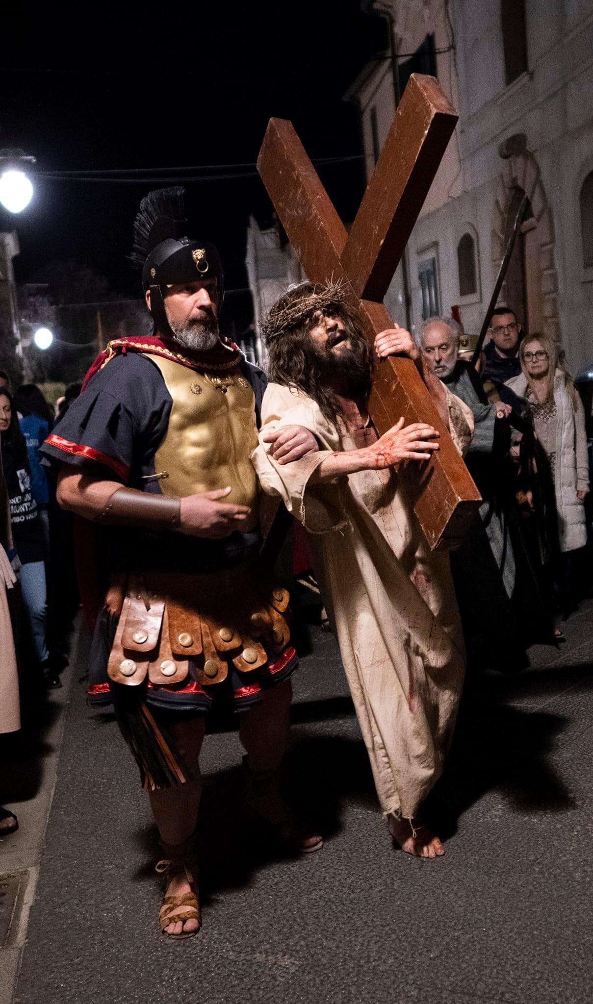 Il ritorno dell'Opera Sacra a Vibo Valentia, straordinaria presenza di pubblico (video) 5 436381961 1480912616113661 5295328452443277665 n