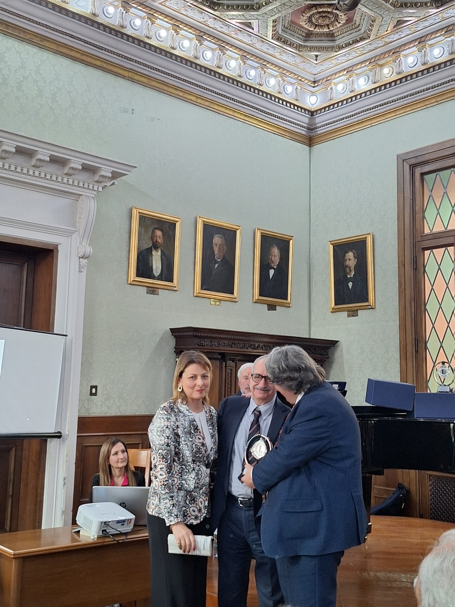 I Lions premiano “Le eccellenze del territorio nelle professioni e nelle arti” (foto e video) 11 438809145 10231265654854323 4577867426909598333 n