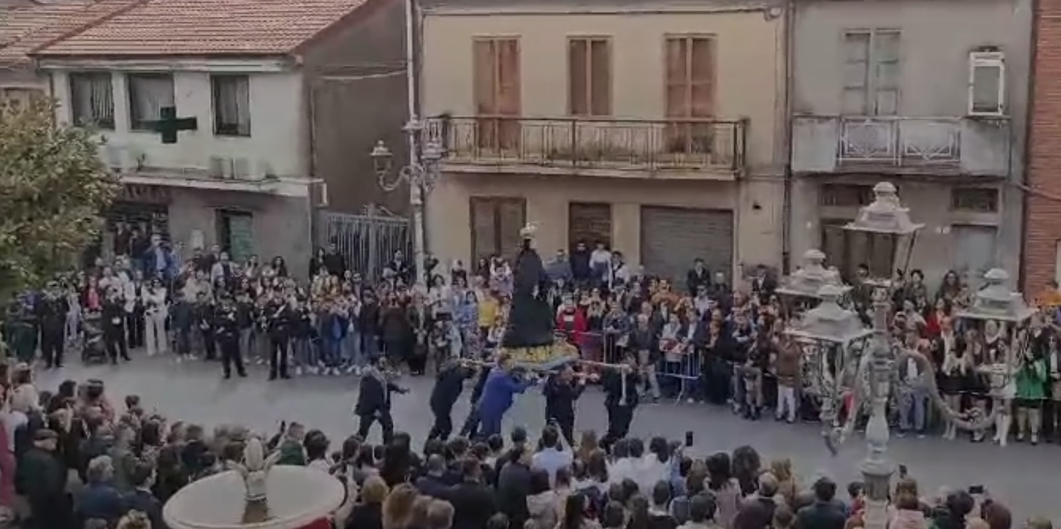 L’Affruntata di Sant’Onofrio, un successo nel segno della fede e della legalità (video)