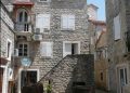 Il magico centro storico di Budva in Montenegro