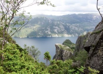 Preikestolen, la roccia più famosa del Lysefjord in Norvegia