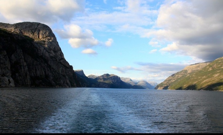 Preikestolen, la roccia più famosa del Lysefjord in Norvegia 7 preikestolen 2
