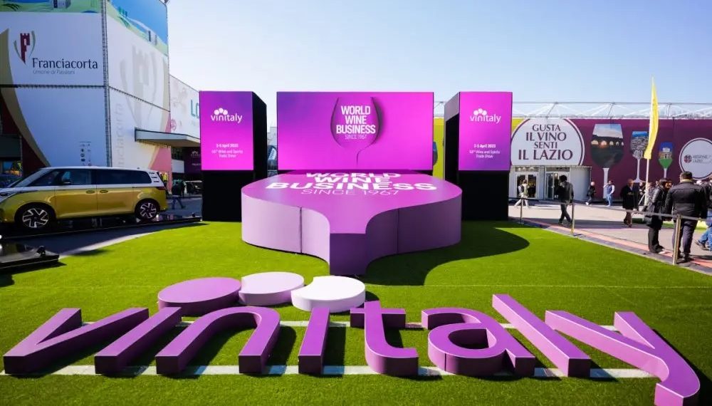 Il successo calabrese al Vinitaly 2024 è una conferma anche per il packaging di Attilio Fiorillo