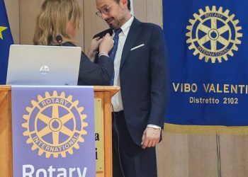 Il Rotary assegna il “Paul Harris” all’inviato di guerra vibonese Enzo Arcieri (video)
