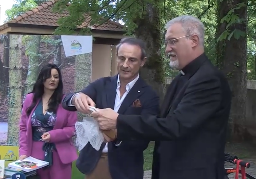 Inaugurata a Serra S. Bruno una stazione di "Bike Sharing" realizzata dal Parco delle Serre (video) 7 bika sharing 1