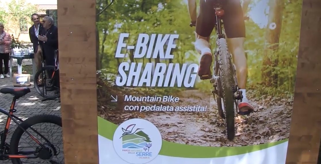 Inaugurata a Serra S. Bruno una stazione di “Bike Sharing” realizzata dal Parco delle Serre (video)