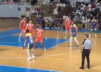 Basket, passa Salerno ma sono applausi per la Viola sconfitta solo all’overtime (video)