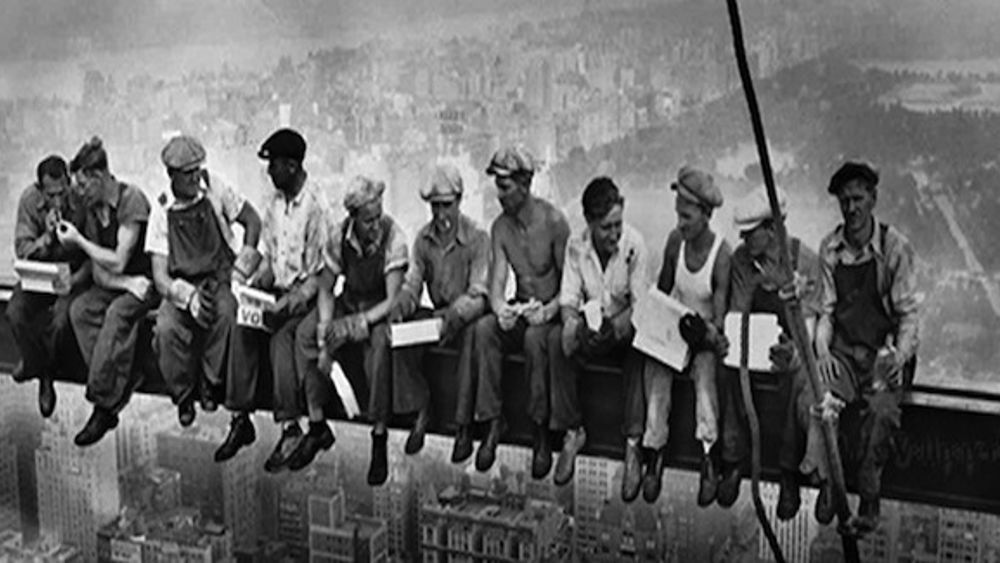 Lo stretto legame tra lavoro, libertà e dignità della persona come previsto nella Costituzione 4 primo maggio foto 2