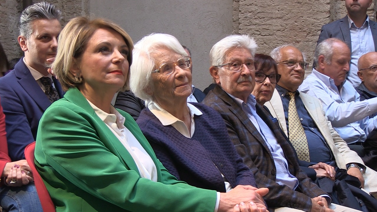 Un Sindaco da standing ovation. Maria Limardo lascia e il suo "Saluto alla città" è un tripudio di emozioni (video) 6 whatsapp image 2024 05 27 at 13.47.30