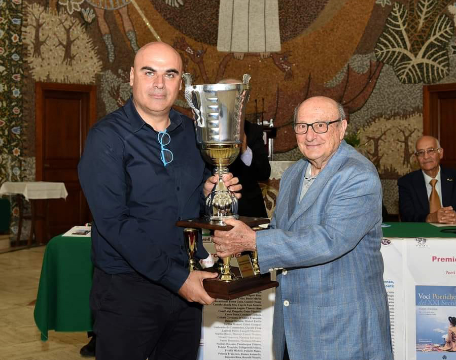 Francesco Potenza vince il Premio di poesia "Marco Polo Viaggi d'anime" dell'Accademia dei Bronzi (video) 8 448152925 843069137716398 4112191059225264582 n 1