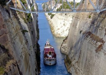 L’affascinante storia del canale più piccolo del mondo. Il Canale di Corinto in Grecia