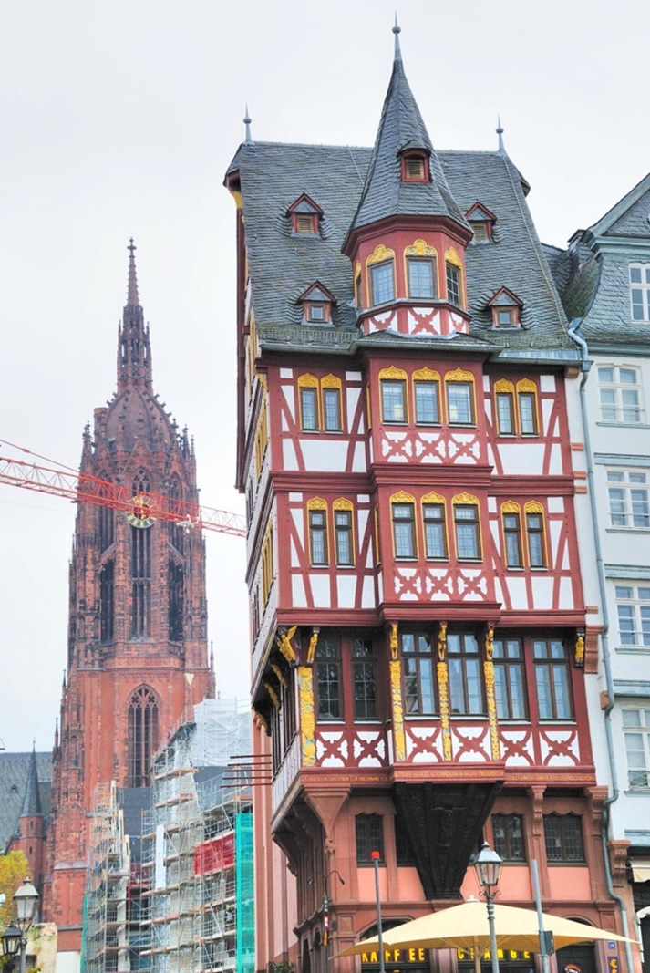 Il cuore storico di Francoforte. Una passeggiata attraverso la storia e l'architettura di un'importante città imperiale 5 francoforte 8