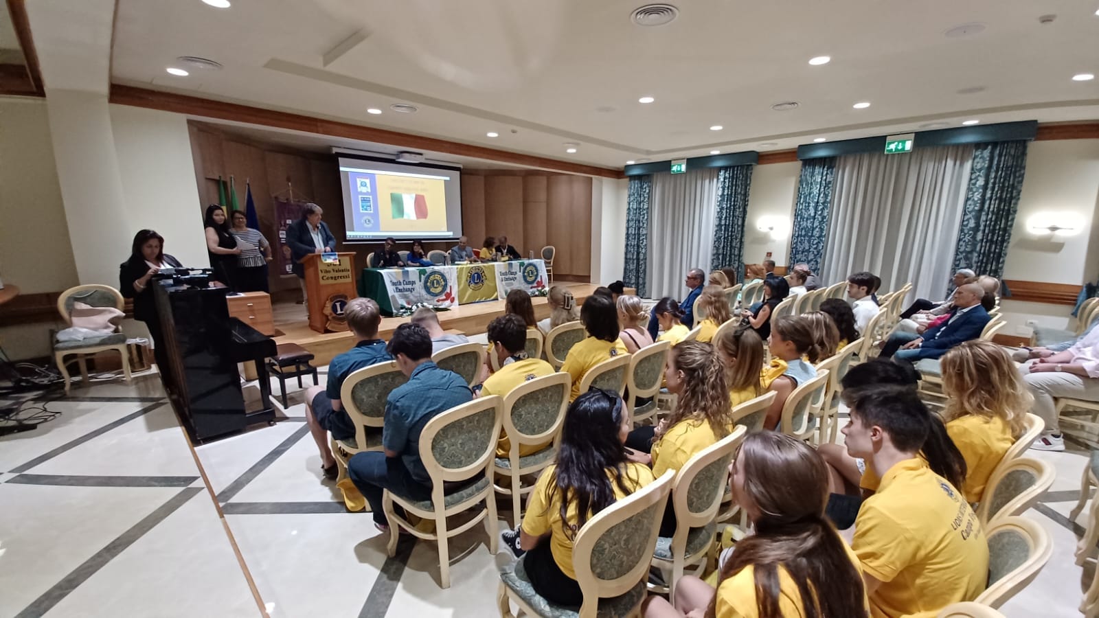 A Vibo Valentia 20 ragazzi da tutto il mondo grazie al Campo Vesuvio del Distretto Lions (video e foto) 2 449846786 10231738150426417 5894946154641352029 n 1