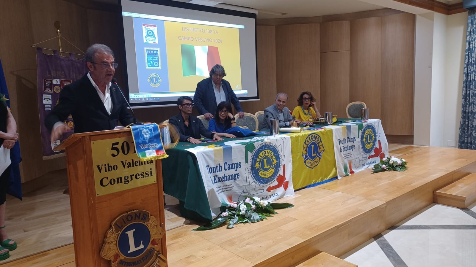 A Vibo Valentia 20 ragazzi da tutto il mondo grazie al Campo Vesuvio del Distretto Lions (video e foto) 3 450074074 10231738149026382 2182915424676316905 n 1