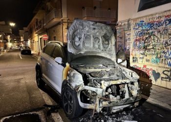 Solidarietà a Video Calabria per la grave intimidazione subita con l’incendio dell’auto aziendale