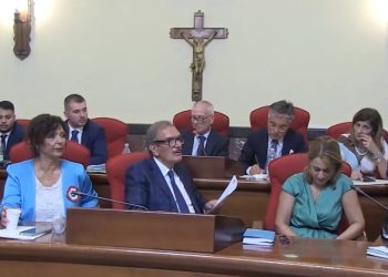 Antonio Iannello eletto Presidente del Consiglio comunale. Il sindaco Romeo illustra le linee programmatiche (video e intervista a Iannello)