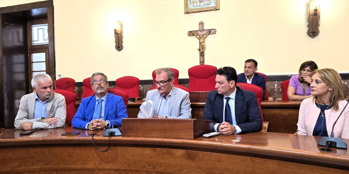 Vibo Valentia, il Sindaco Enzo Romeo presenta la sua Giunta dalla decisa connotazione politica (video e intervista)