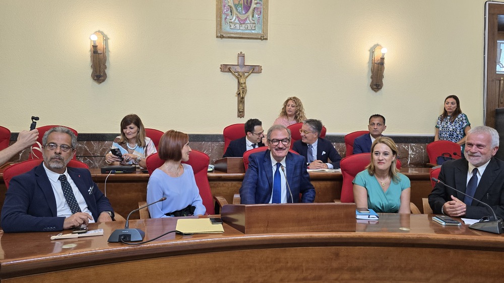 Vibo Valentia, prima seduta del nuovo Consiglio comunale. Romeo si presenta ma non ha ancora l'assessore al Bilancio 6 vibo primo consiglio comunale sindaco romeo 3 1