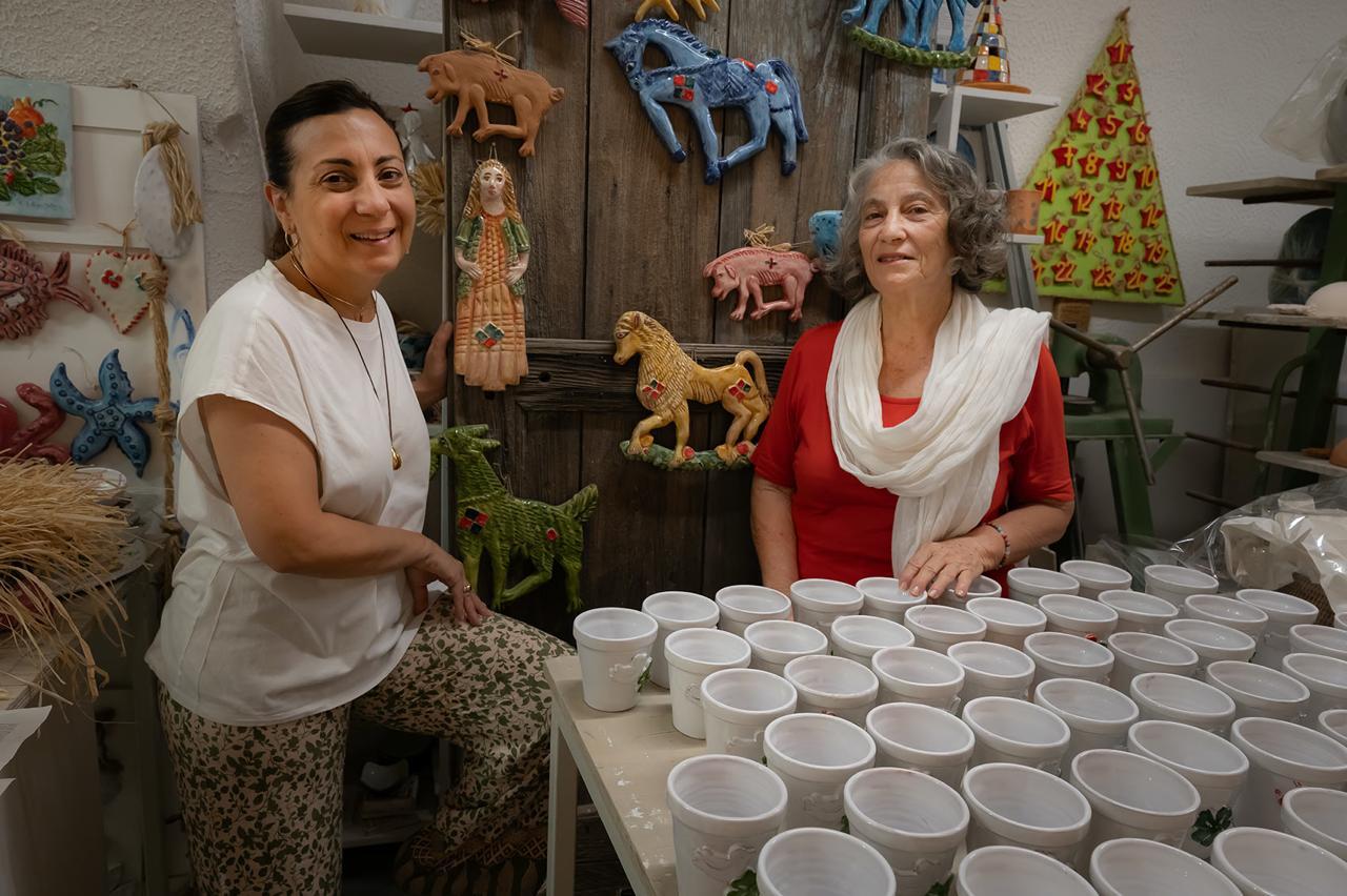 Ceramica calabrese, diversità e risorsa del territorio, in mostra a Soverato tra proiezioni, lavorazione, relazioni 5 whatsapp image 2024 07 17 at 16.27.22 1