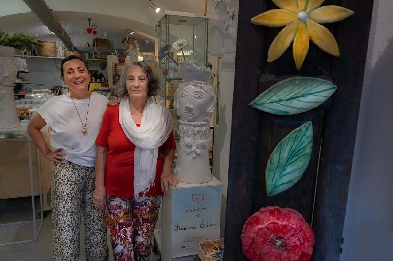Ceramica calabrese, diversità e risorsa del territorio, in mostra a Soverato tra proiezioni, lavorazione, relazioni 4 whatsapp image 2024 07 17 at 16.27.28 1