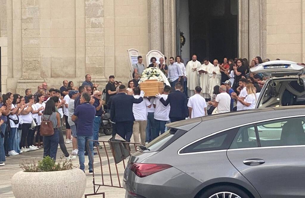 Giornata di lutto cittadino oggi a Vibo Valentia. Celebrati in Duomo i funerali del giovane Gabriele Alessandria 4 2024 555789